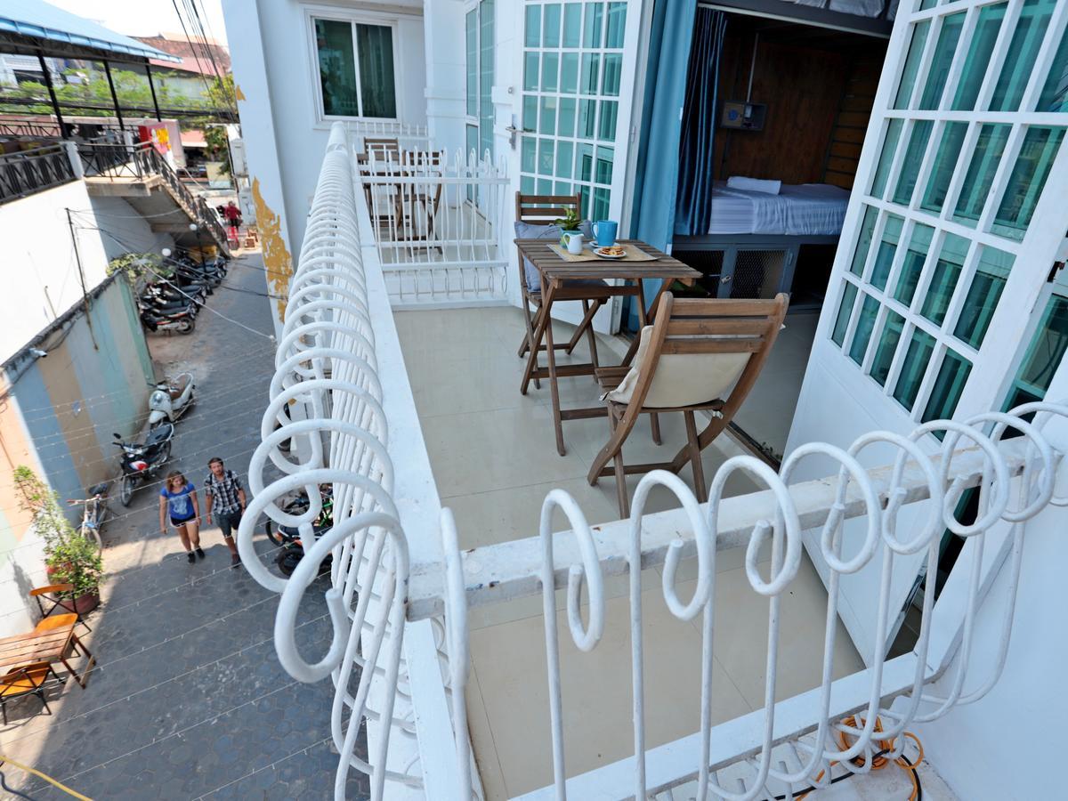 Oops Hostel Ciudad de Siem Riep Exterior foto